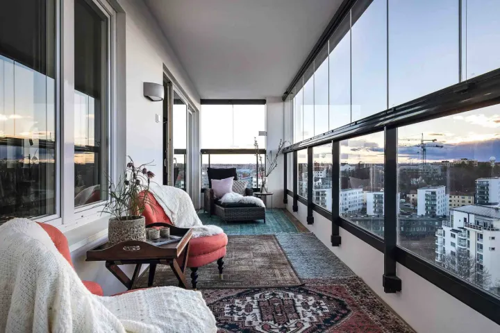 Cam Balkon Dekorasyon Fikirleri: Evinizin Keyfini Dış Mekana Taşıyın